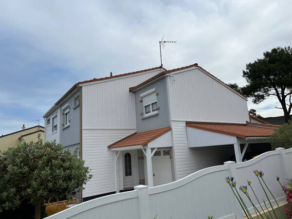ISOL' Façade 44 - Bardage résine et isolation à Saint-Brevins-les-Pins